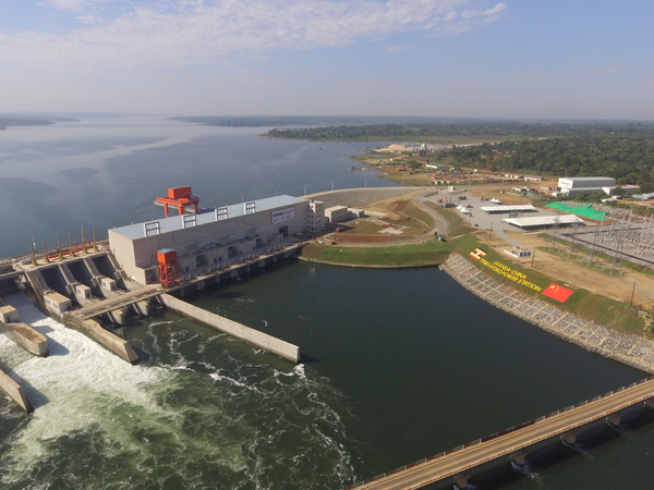 乌干达伊辛巴水电站（发电厂房下游航拍全景图，，摄影：杜向前）(1).JPG